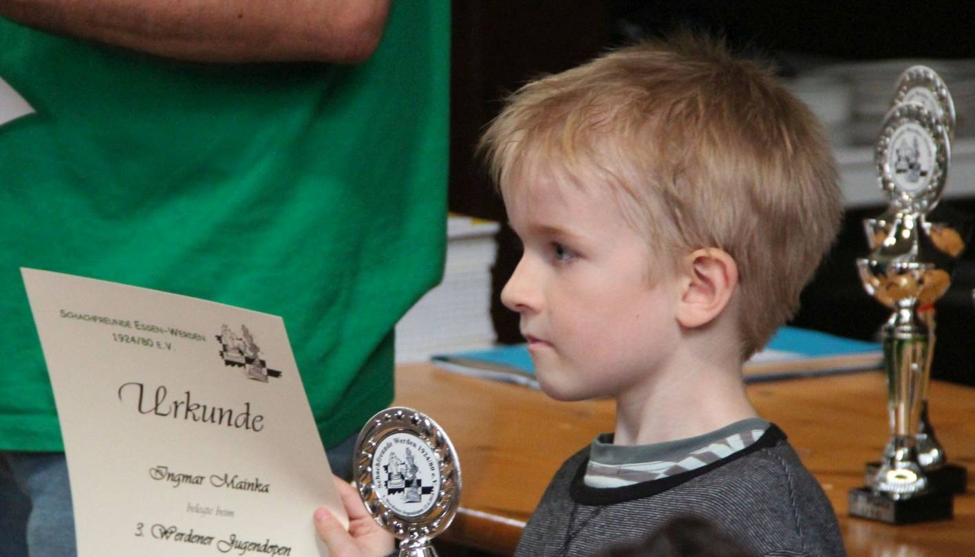 Ingi mit Pokal