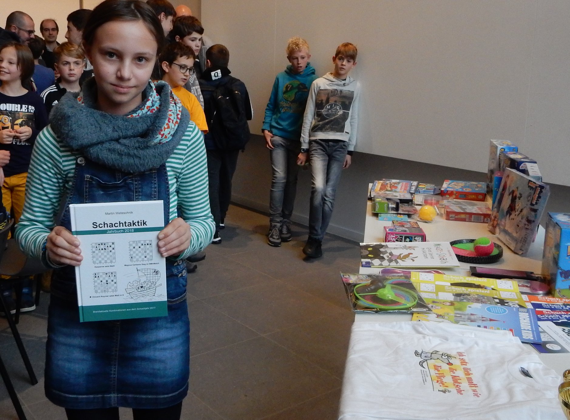 Dorothea mit Schachbuch